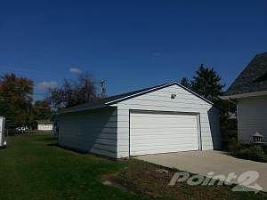 603Wwalnutsidegarage
