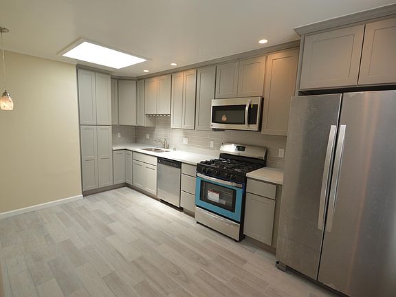3rd image of 2604 San Jose Ave