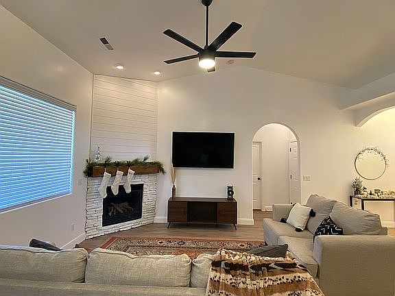 5th image of 1041 S White Sands Dr