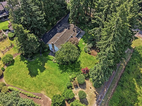 4th image of 645 S Bergis Rd