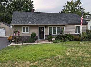 162 S Hill Rd, Colonia, NJ 07067