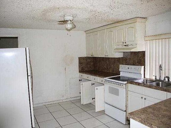 3rd image of 1430 NW 70th Avenue