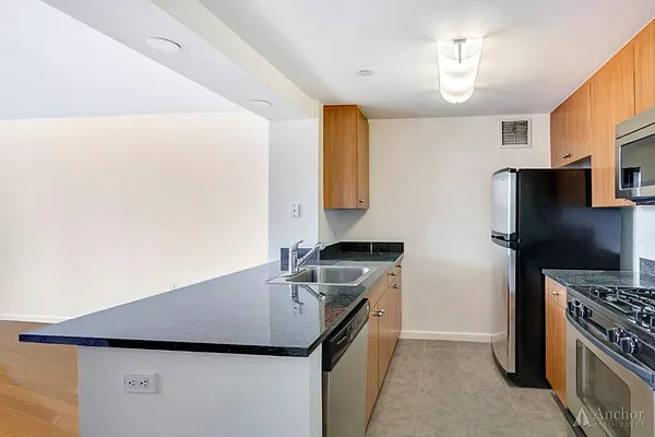 Rented by Anchor Associates | media 17