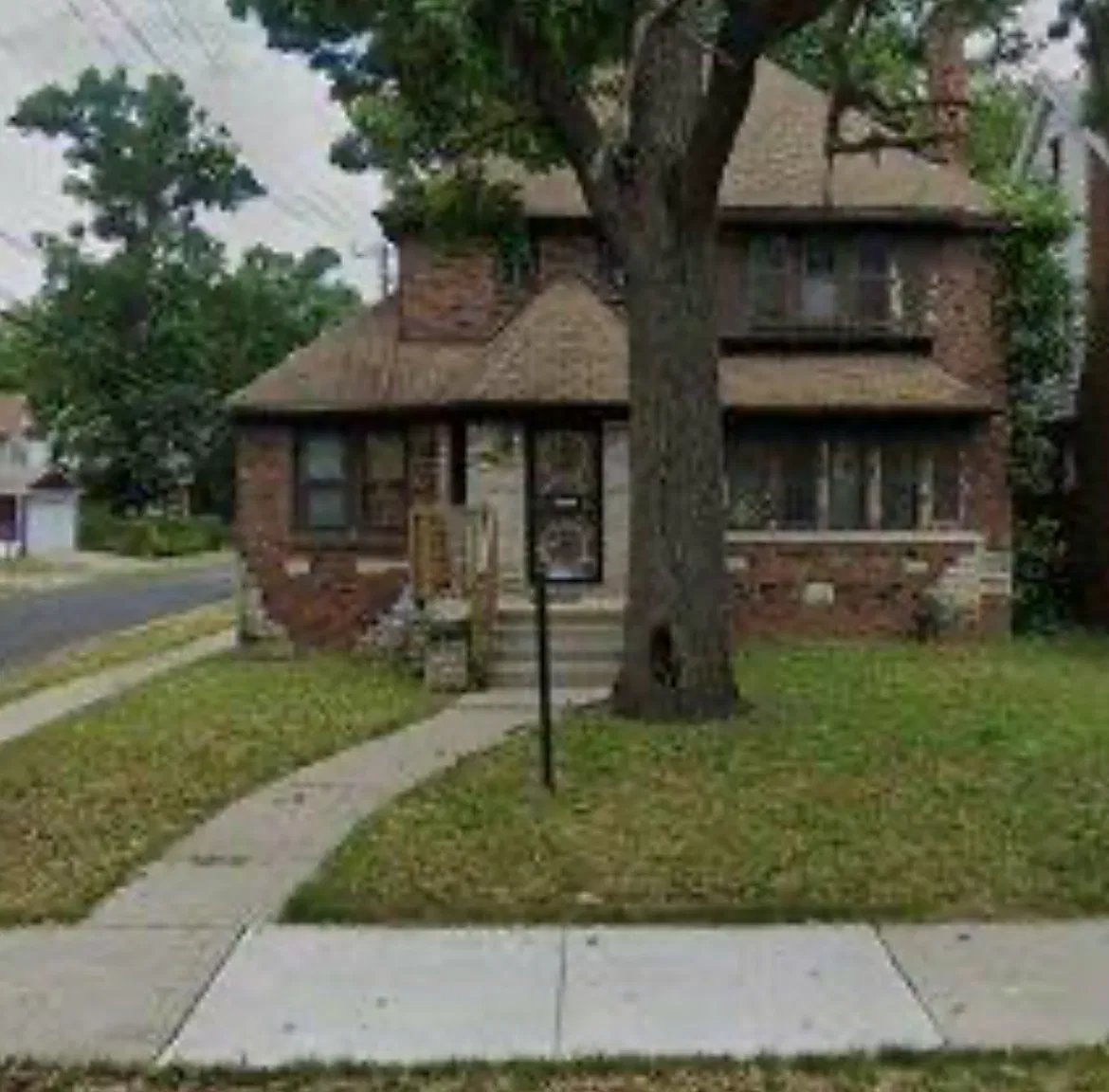 6 bed, 2314 sqft, $600 — Photo 1