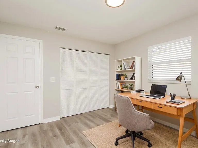 2022 Valencia Cir — Photo 15