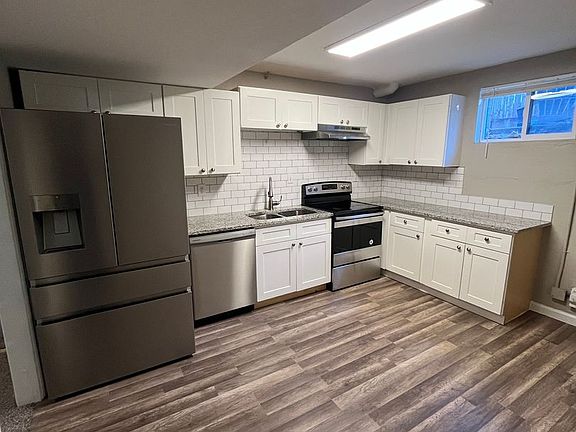 3rd image of 1532 Utica St #L