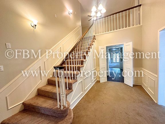 2nd image of 1218 Lexington Sq