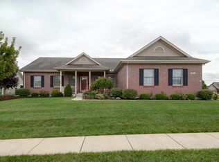 964 Hunters Ridge Dr, Tipp City, OH 45371