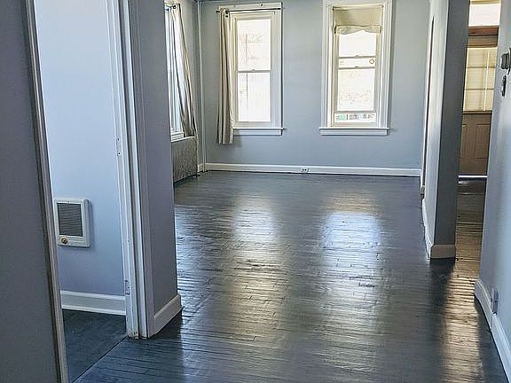 Very Spacious Living Room