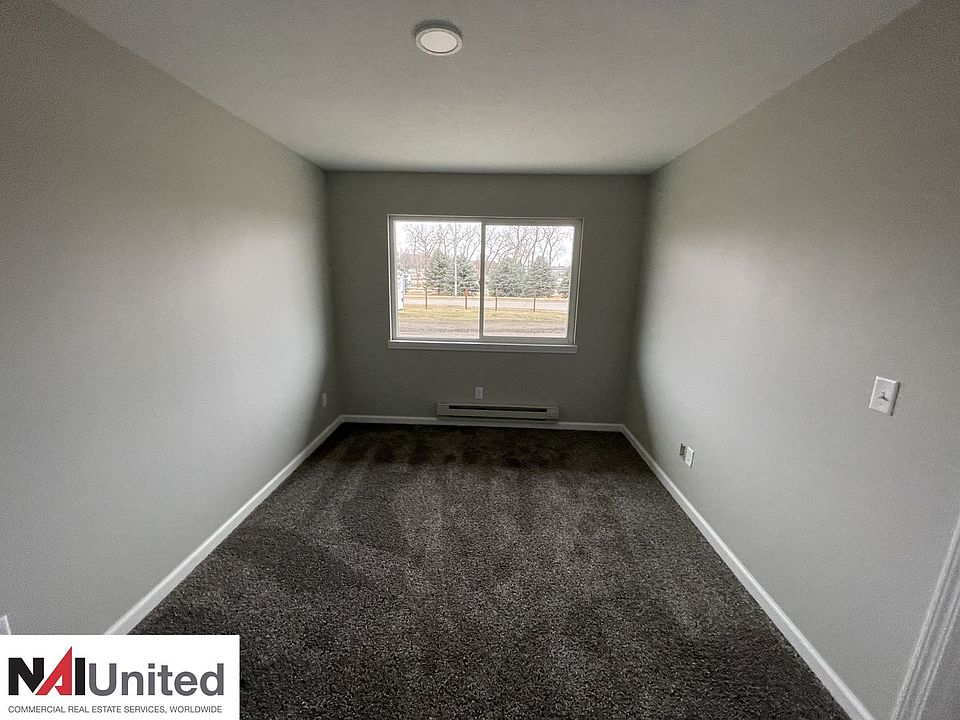 1st image of 909 E 7th St #2