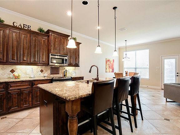5th image of 100 Mundelein Dr