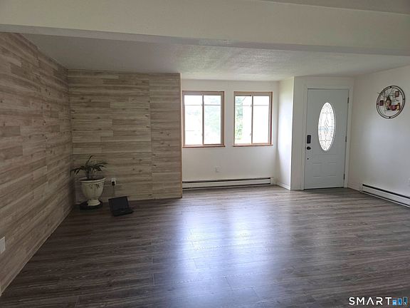4th image of 17 East Lake Place