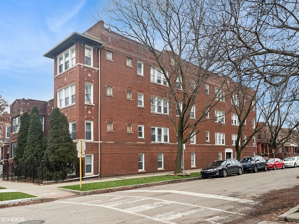 1st image of 3557 N Oakley Ave #3
