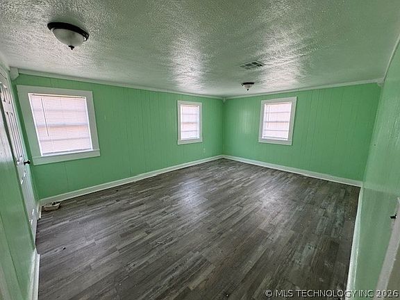 5th image of 219 W 4th St