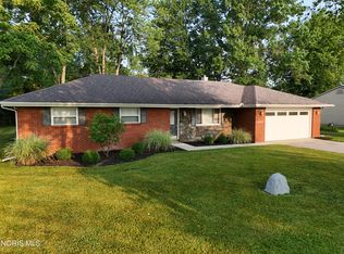 6006 Matthew Dr, Whitehouse, OH 43571