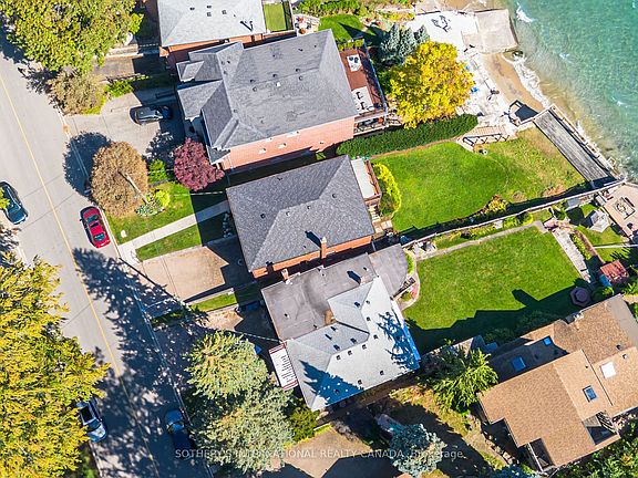 3rd image of 407 Lake Promenade