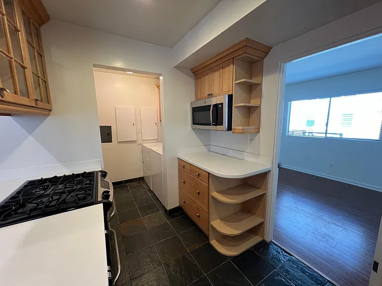 27 Outrigger St #2 — Photo 8