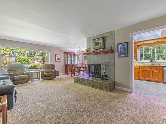 4th image of 6459 Sweet Briar Ln