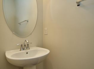 42597 Oak Park Sq, Ashburn, VA 20148