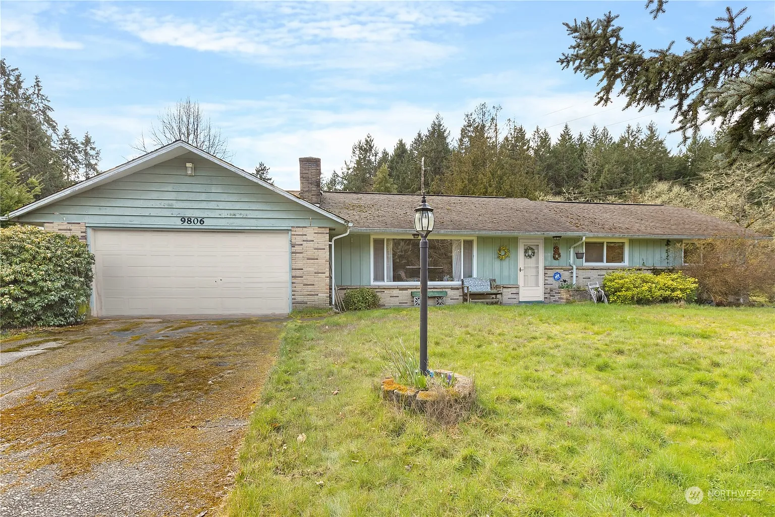 9806 Angle Lane SW photo 1