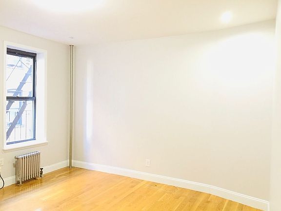 3rd image of 117 Jefferson Ave #B13