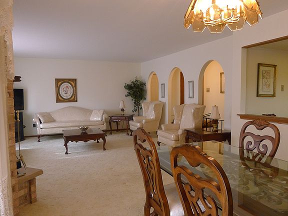 4th image of 15704 Deerfield Ct Unit 2S