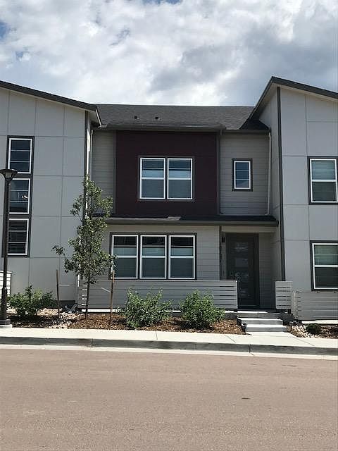 Front porch to hang out on, guest parking right out front