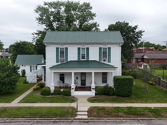 2nd image of 309 SE 3rd St