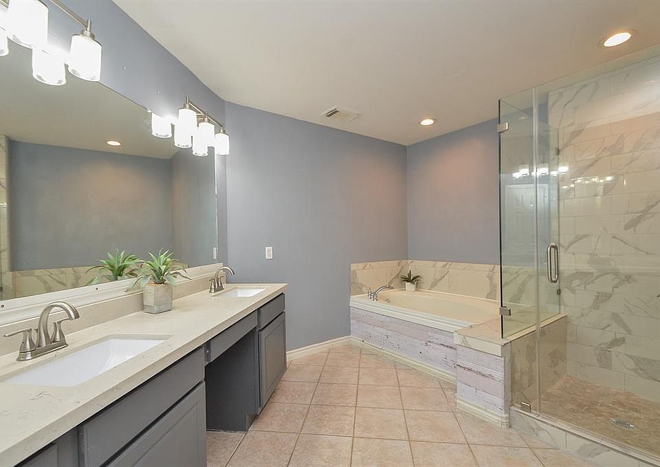 1st image of 15207 Jasmine Creek Ct