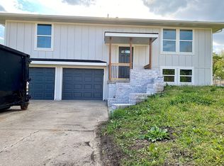 1212 S Mayview Ave, Independence, MO 64057