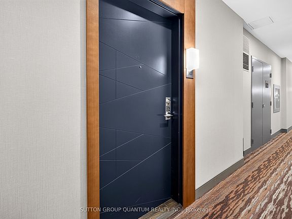 2nd image of 1575 Lakeshore Rd W #163
