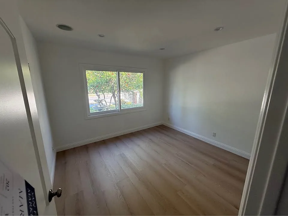 2 bed, 1100 sqft, $3,450 — Photo 4