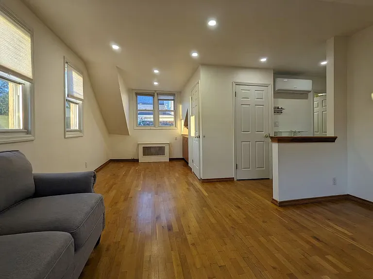 146 Macfarland Ave #2 — Photo 2