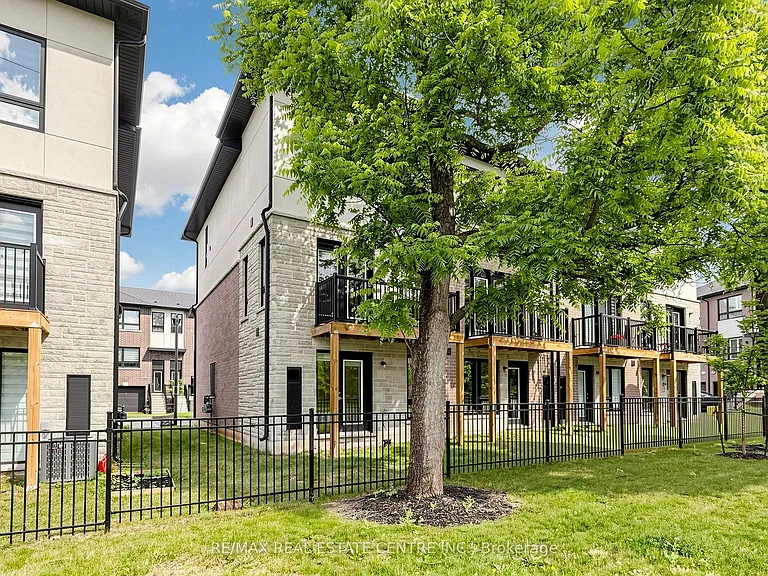 720 Grey St S #55 — Photo 47