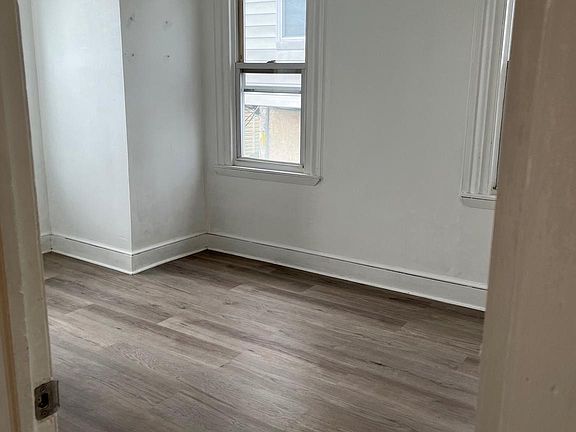 5th image of 4913 Boudinot St