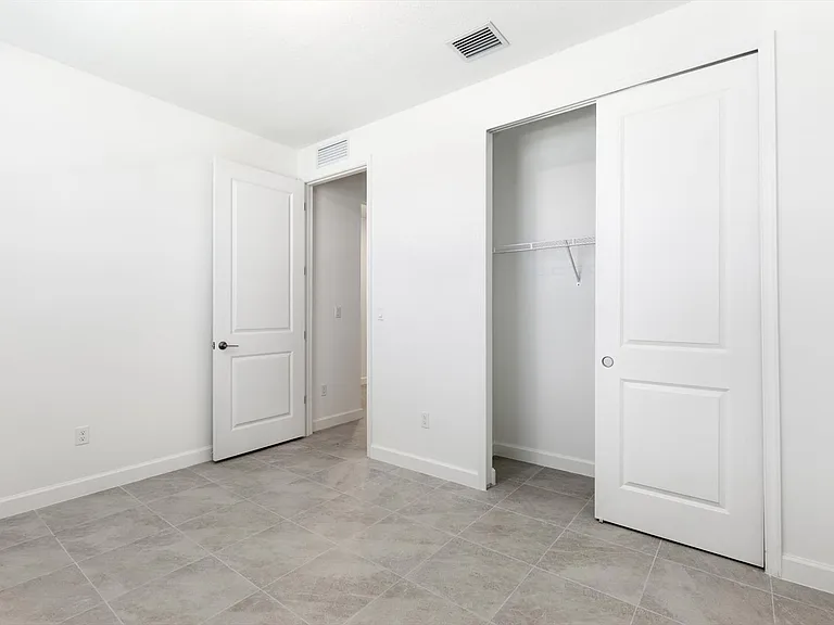 6435 Seabright Ter — Photo 26