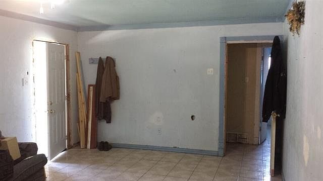 2nd image of 213 Worthy St