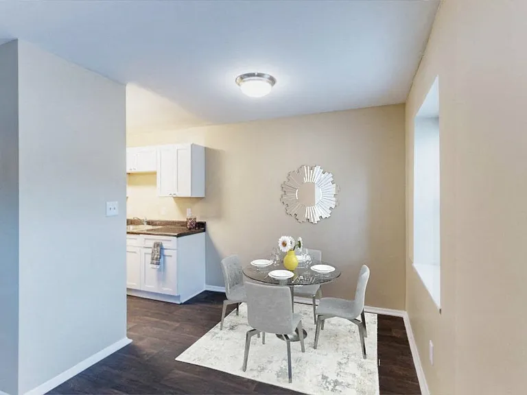 13220 Chester Rd — Photo 11