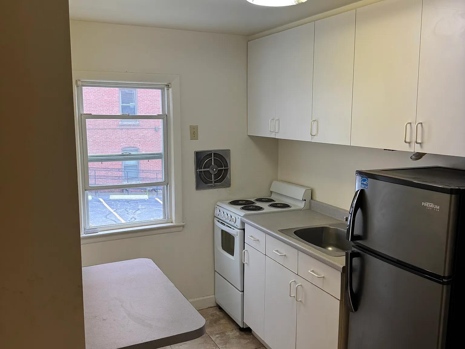 Studio, 600 sqft, $2,100 — Photo 4