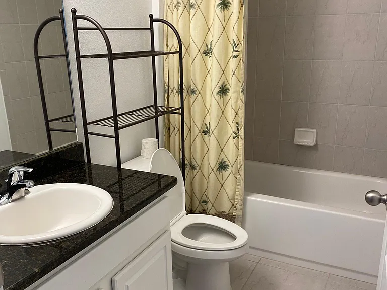 19 Brunswick Ln #B — Photo 4