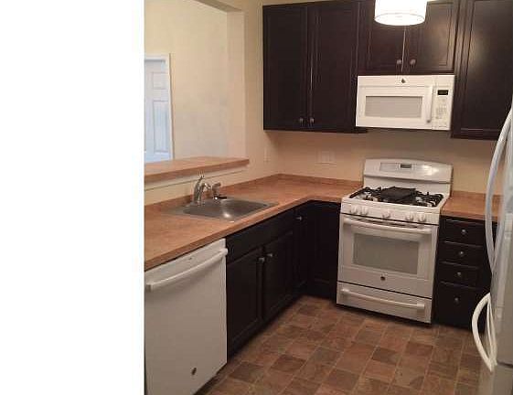 2nd image of 4467 Driftwood Dr #125