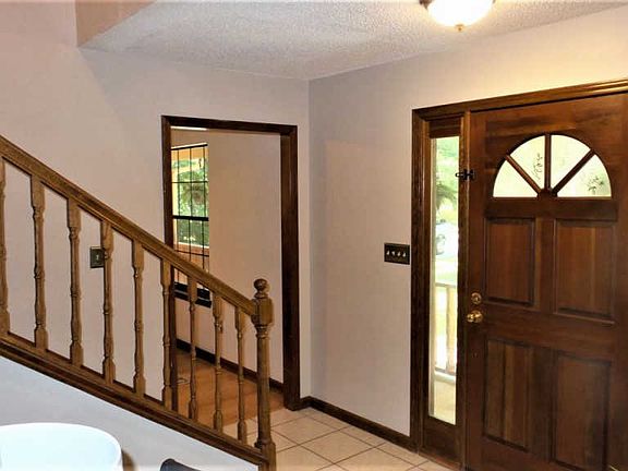 5th image of 2013 Castle Crown Ln