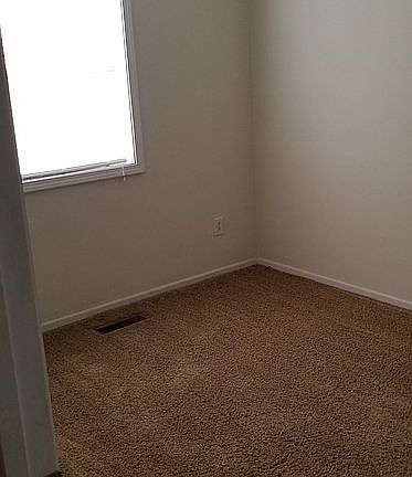 4th image of 420 W Mills St