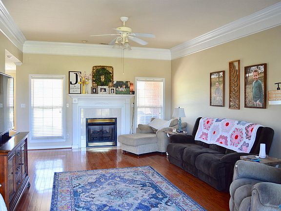 4th image of 1635 Lake Manor Dr SW