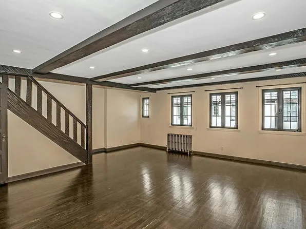 159th St, Flushing, NY 11358