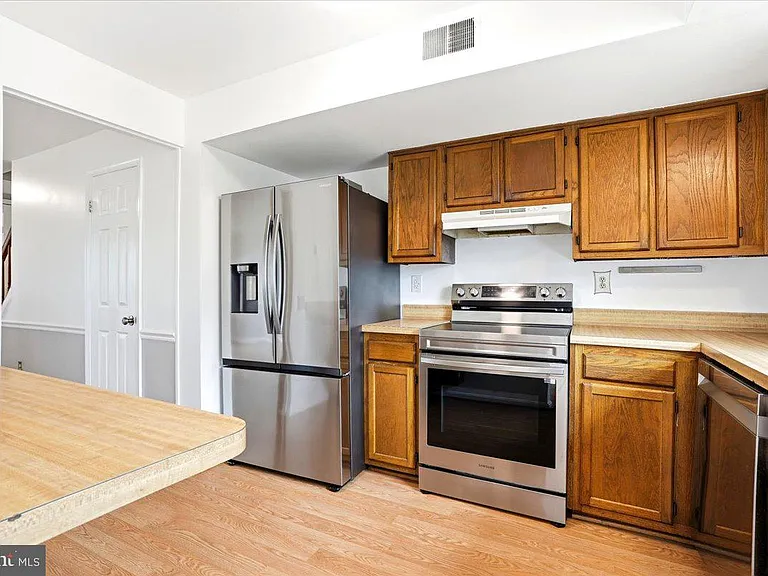 5735 Sunset View Ln — Photo 9