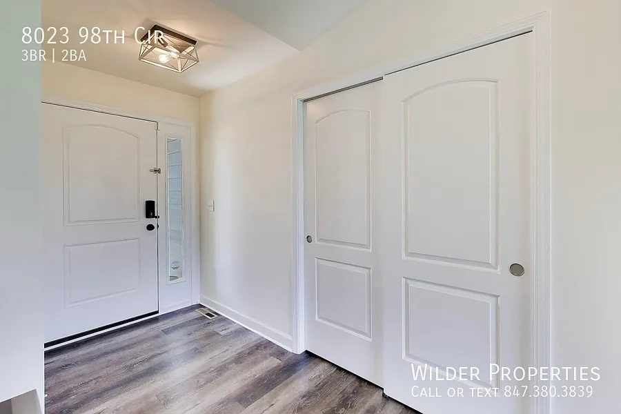 3 bed, 1815 sqft, $4,950 — Photo 2