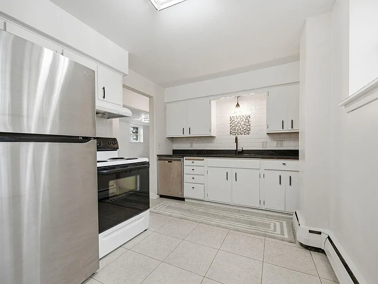 1439 McAfee St #1 — Photo 7