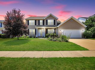 303 Dropseed Dr, Savoy, IL 61874
