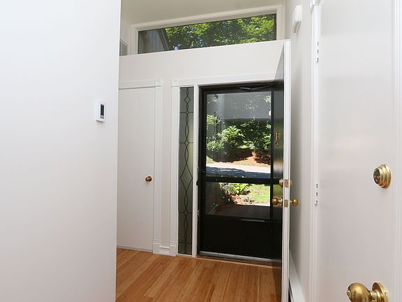 entry foyer.jpeg